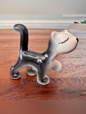 Vintage 1950s California Pottery Black Cat Miniature Figurine Snobby! Paw Up
